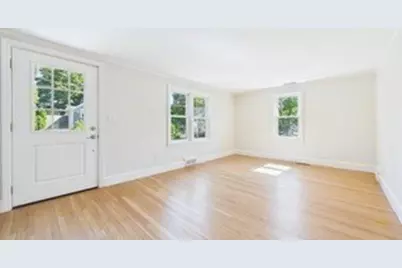 13 Hammond Street, Mattapoisett, MA 02739 - Photo 5