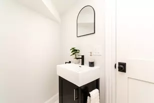 22 Bellevue St, Boston, MA 02132 - Photo 21