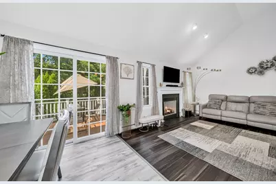 822 Methuen St #822, Dracut, MA 01826 - Photo 5
