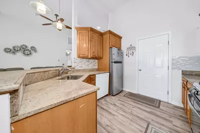 822 Methuen St #822, Dracut, MA 01826 - Photo 7