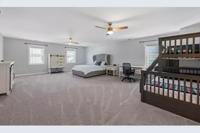 51 Elaine Cir, Springfield, MA 01109 - Photo 7