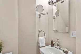 128 Selwyn St, Boston, MA 02131 - Photo 29
