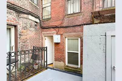 61 Phillips St #1, Boston, MA 02114 - Photo 9