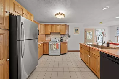 52 Wyman St, Woburn, MA 01801 - Photo 9