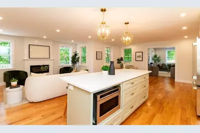 22 Bellevue St #2, Boston, MA 02132 - Photo 11