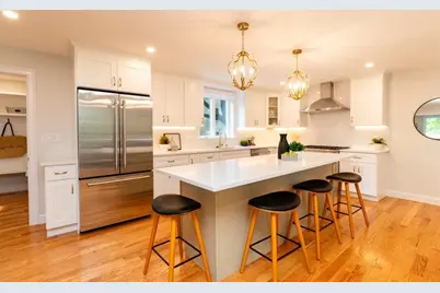 22 Bellevue St #2, Boston, MA 02132 - Photo 5