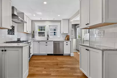 43 Atwood St, Wellesley, MA 02482 - Photo 3