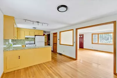 804 Putnam Ave, Barnstable, MA 02635 - Photo 5