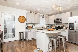132 Dolphin Ave, Revere, MA 02151 - Photo 3