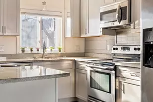 132 Dolphin Ave, Revere, MA 02151 - Photo 5