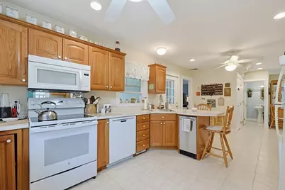 707 Page St, Stoughton, MA 02072 - Photo 7
