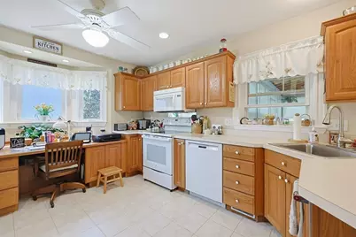 707 Page St, Stoughton, MA 02072 - Photo 9