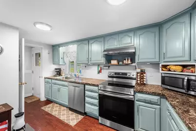 463 Elliott St, Beverly, MA 01915 - Photo 9
