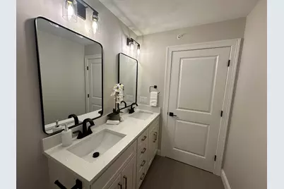 404 Oxford St N #2, Auburn, MA 01501 - Photo 5