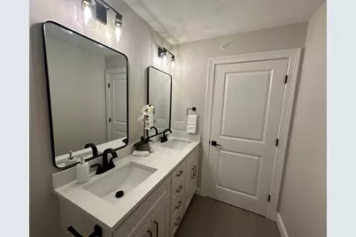 404 Oxford St N #2, Auburn, MA 01501 - Photo 5