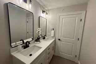 404 Oxford St N, Auburn, MA 01501 - Photo 5
