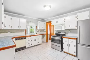2 Hunting St, North Attleboro, MA 02760 - Photo 7