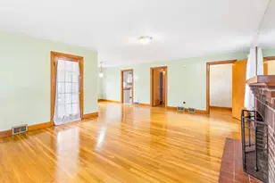 2 Hunting St, North Attleboro, MA 02760 - Photo 3