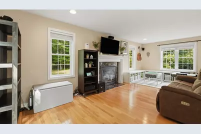 8 Chessman Rd, Mansfield, MA 02048 - Photo 11