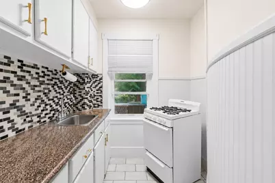 17 Salisbury St, New Bedford, MA 02744 - Photo 9