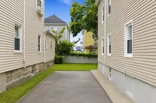 17 Salisbury St, New Bedford, MA 02744 - Photo 5