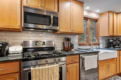 378 Pelham Rd, Dracut, MA 01826 - Photo 7