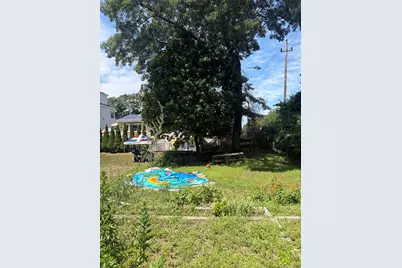 5 Lafayette Ave, Lawrence, MA 01843 - Photo 5