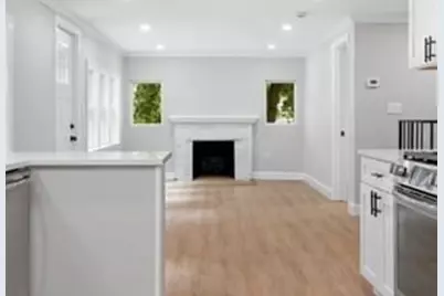 9 Walden Pond Ave, Saugus, MA 01906 - Photo 11