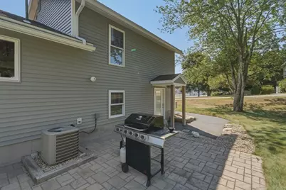 38 Montaup Ave, Dracut, MA 01826 - Photo 25