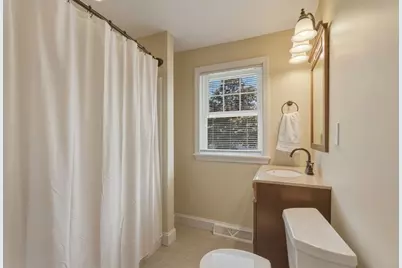 38 Montaup Ave, Dracut, MA 01826 - Photo 17
