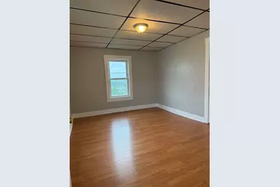 499 Lindsey St #3W, Fall River, MA 02720 - Photo 3