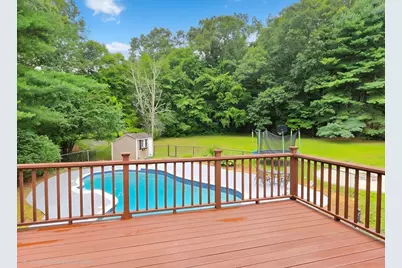 8 Woodridge Ln, Ashland, MA 01721 - Photo 5