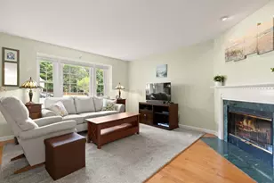 27 E Brookfield Dr, Groton, MA 01450 - Photo 3