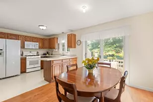 27 E Brookfield Dr, Groton, MA 01450 - Photo 7