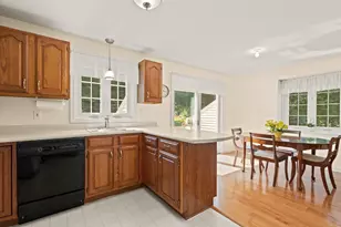 27 E Brookfield Dr, Groton, MA 01450 - Photo 13
