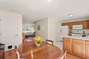27 E Brookfield Dr, Groton, MA 01450 - Photo 9