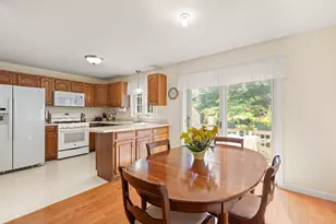 27 E Brookfield Dr, Groton, MA 01450 - Photo 7