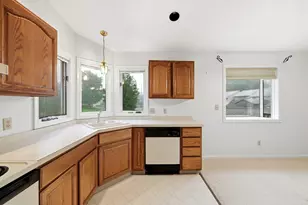 40 Pine Grove Dr, South Hadley, MA 01075 - Photo 7