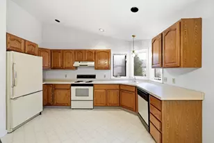 40 Pine Grove Dr, South Hadley, MA 01075 - Photo 5