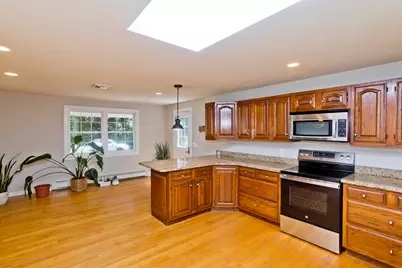 37 Cooper Rd, Northbridge, MA 01534 - Photo 11