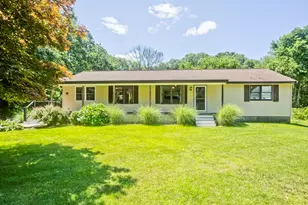 37 Cooper Rd, Northbridge, MA 01534 - Photo 3