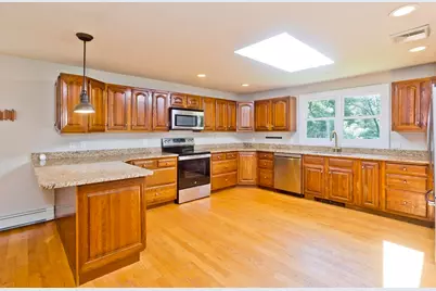 37 Cooper Rd, Northbridge, MA 01534 - Photo 7