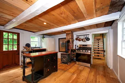 374 High St, Pembroke, MA 02359 - Photo 5