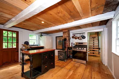 374 High St, Pembroke, MA 02359 - Photo 5