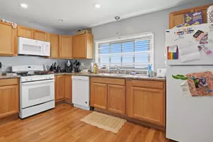 22 Sachem St, Fall River, MA 02724 - Photo 7