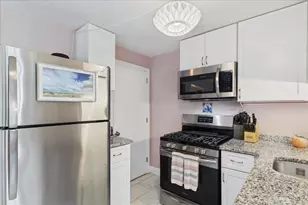110 Hooper Rd, Dedham, MA 02026 - Photo 9