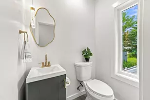 18 Jefferson Rd, Wakefield, MA 01880 - Photo 11