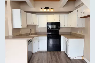 750 Whittenton St #422, Taunton, MA 02780 - Photo 7