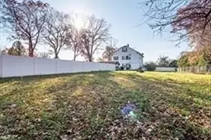 22 Warner St, Blackstone, MA 01504 - Photo 3