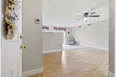 100 Merrimack Avenue #117, Dracut, MA 01844 - Photo 3